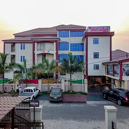 Villa Hilton Hotels อูโย ภายนอก รูปภาพ