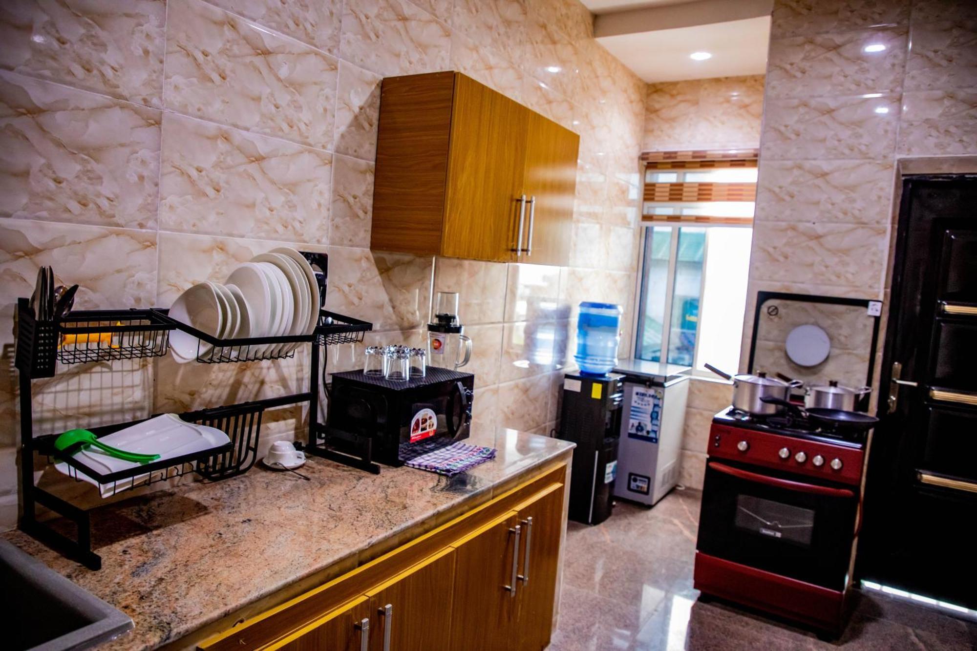 Villa Hilton Hotels อูโย ภายนอก รูปภาพ