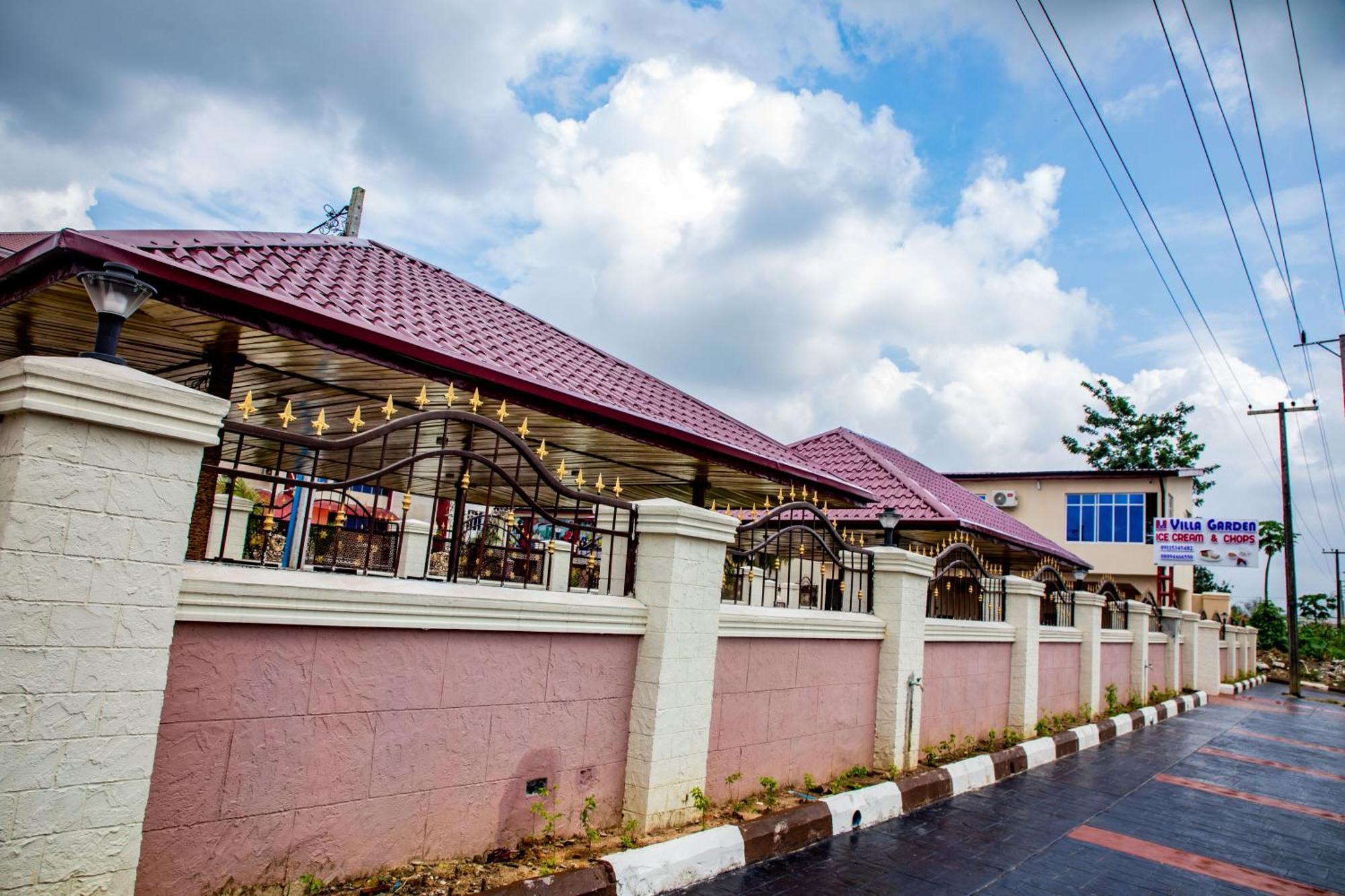 Villa Hilton Hotels อูโย ภายนอก รูปภาพ