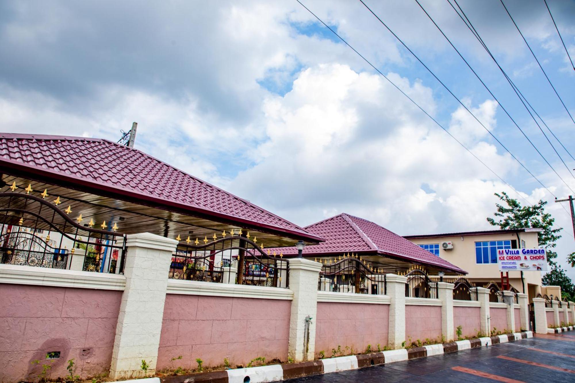 Villa Hilton Hotels อูโย ภายนอก รูปภาพ
