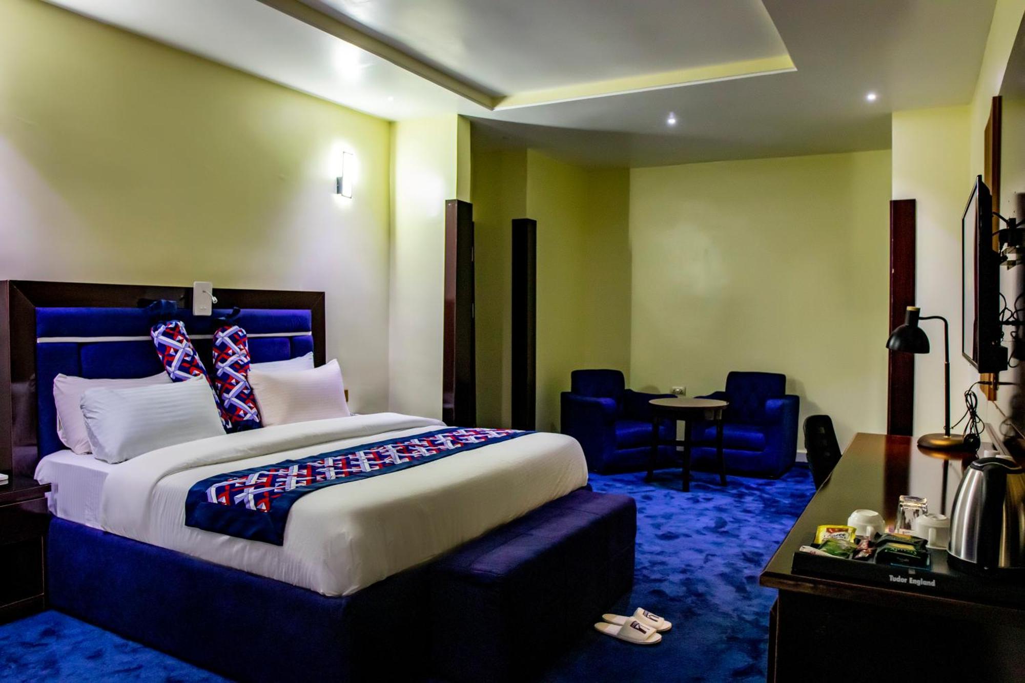 Villa Hilton Hotels อูโย ภายนอก รูปภาพ