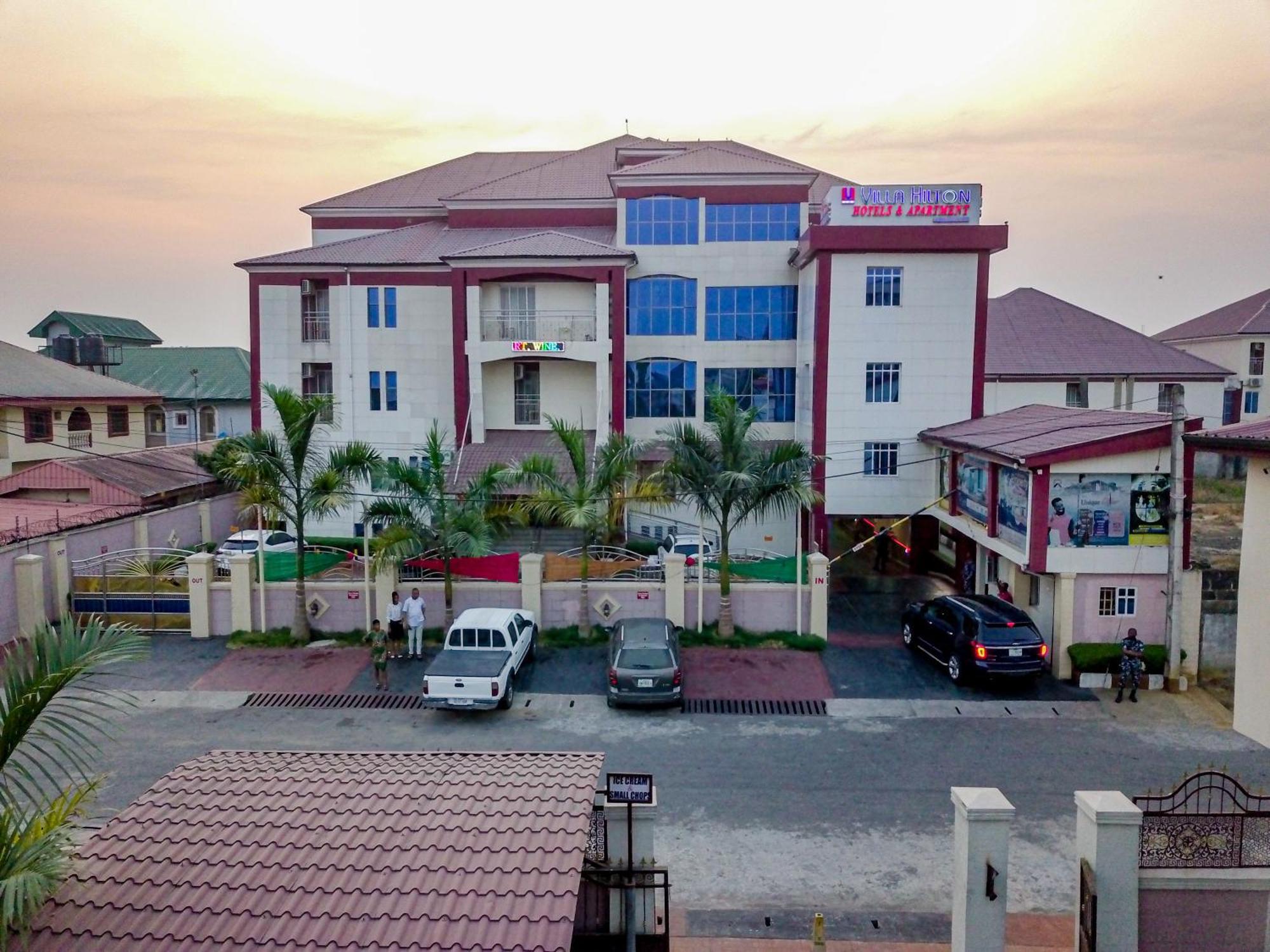 Villa Hilton Hotels อูโย ภายนอก รูปภาพ