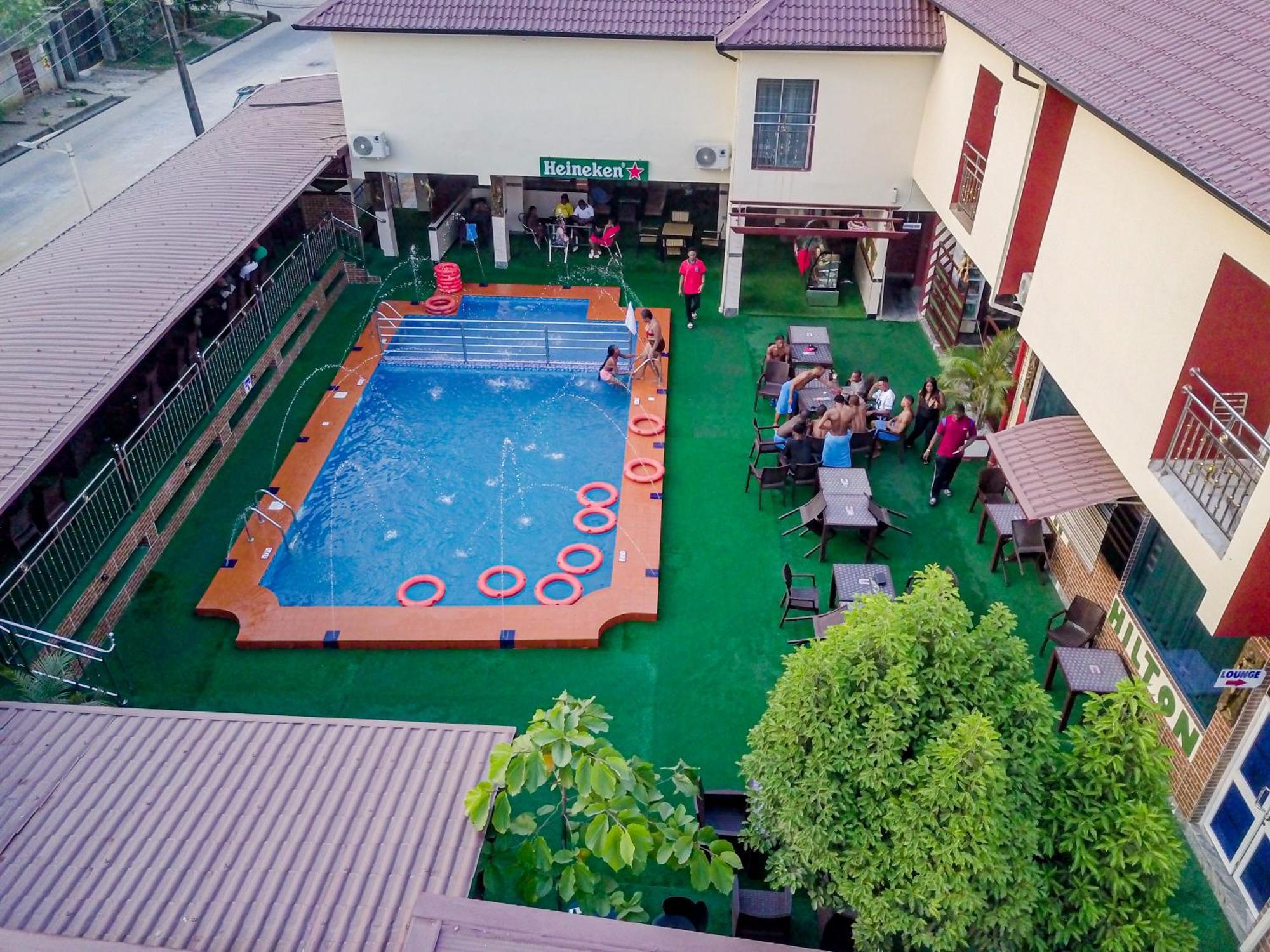 Villa Hilton Hotels อูโย ภายนอก รูปภาพ