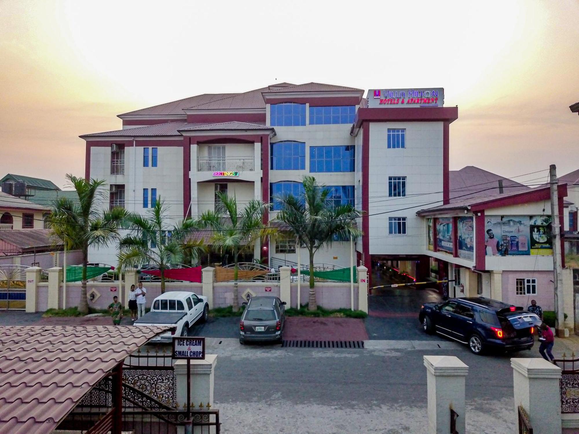 Villa Hilton Hotels อูโย ภายนอก รูปภาพ